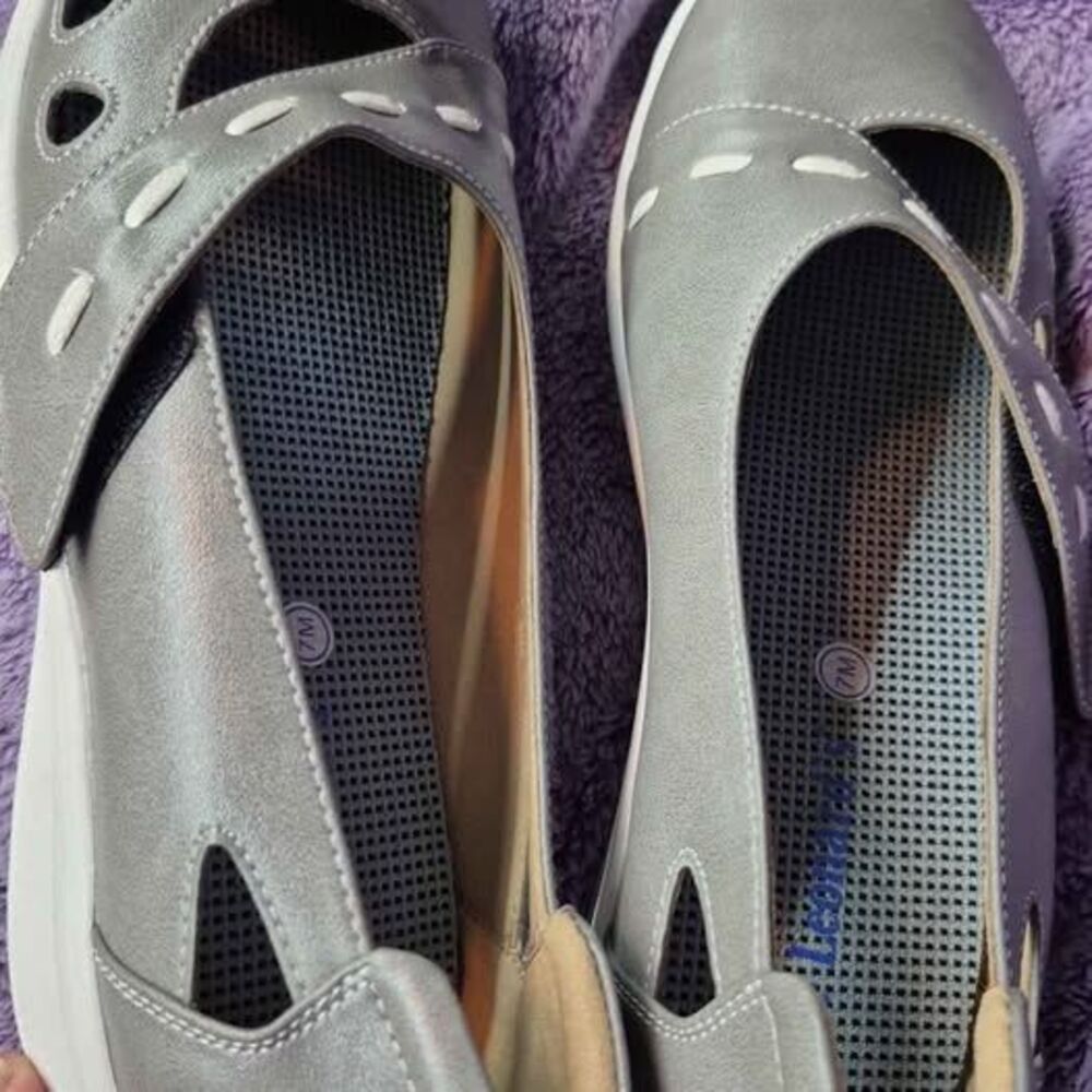 Dr. Leonard's Comfort-Fit Mary Jane Size 7